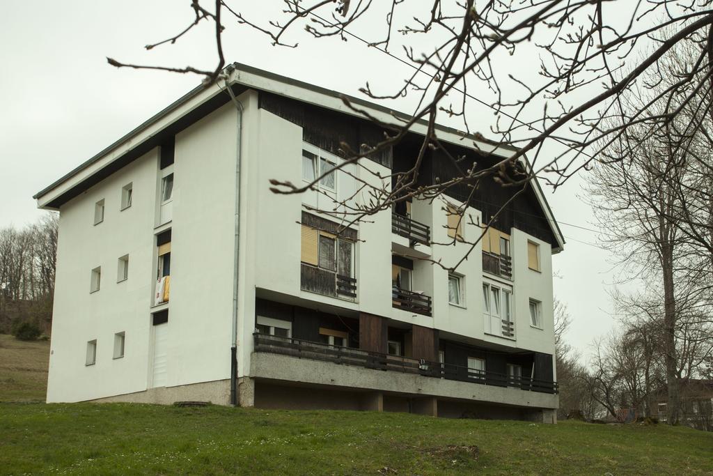 Apartment Near The Lakes Plitvicka Jezera Bagian luar foto
